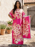 Vestido largo elegante de mujer con bufanda