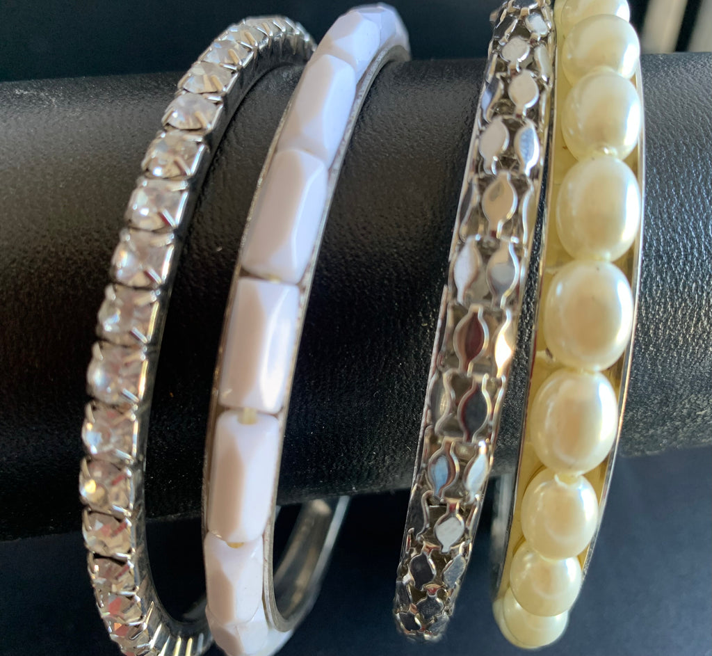 Set de pulseras Habesha – Perlas, cristales y brazaletes de plata